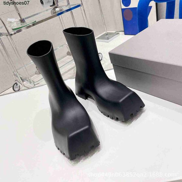 designer b family square head rain shoes summer 2022 new chelsea rain boots paris runway couple serrated non slip rubber women's shoes, Black
designer b family square head rain shoes summer 2022 new chelsea rain boots paris runway couple serrated non slip rubber women's shoes, Black