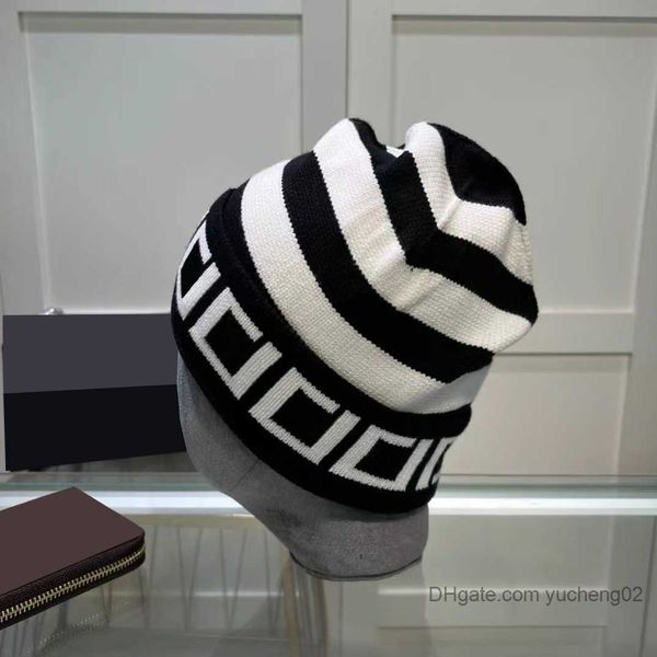 desingers winter beanie warm knitted hat fashion mens womens warm hats outdoor sports leisure mountaineering cap yucheng02, Blue;gray
desingers winter beanie warm knitted hat fashion mens womens warm hats outdoor sports leisure mountaineering cap yucheng02, Blue;gray