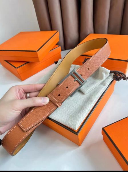 classics men belts designer mens and woman fashion togo leather classic reversible belt black brown h gold silver buckles 32--35cm
classics men belts designer mens and woman fashion togo leather classic reversible belt black brown h gold silver buckles 32--35cm
