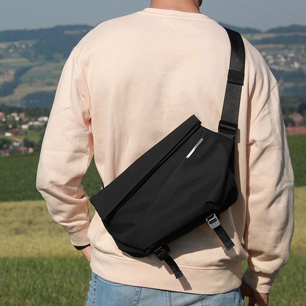 men's cross small design fast release magnetic buckle backpack fast action chest body r1 functional bag
men's cross small design fast release magnetic buckle backpack fast action chest body r1 functional bag