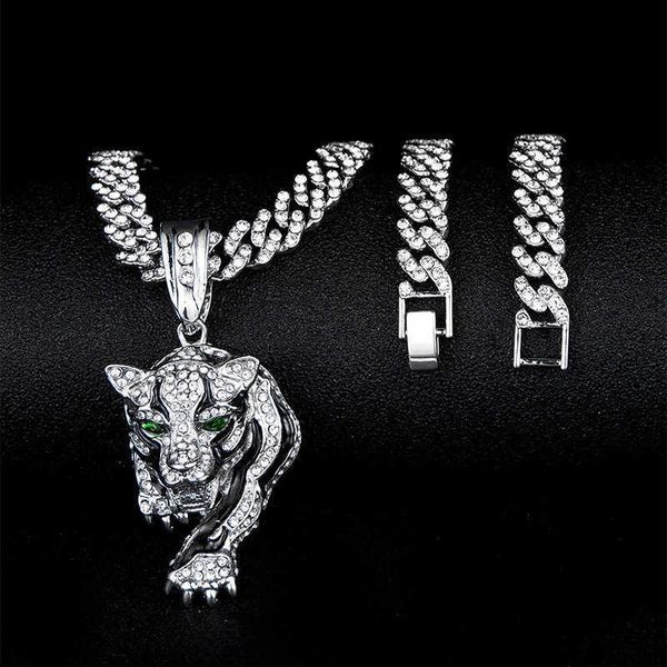 overpowering full diamond green eyes downhill tiger pendant cuban chain male clothing accessories 22122, Silver
overpowering full diamond green eyes downhill tiger pendant cuban chain male clothing accessories 22122, Silver