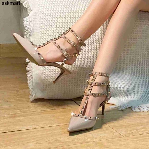 dress shoes designer new style pointed fashion band valentinoe''valentinoity yxz women's patent leather single shoes, Black
dress shoes designer new style pointed fashion band valentinoe''valentinoity yxz women's patent leather single shoes, Black