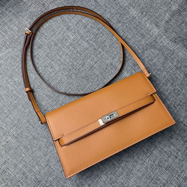shoulder messenger bag palm grain cow leather handbags women crossbody bags silver buckle multiple colors flap clutch wallet quality handbag
shoulder messenger bag palm grain cow leather handbags women crossbody bags silver buckle multiple colors flap clutch wallet quality handbag