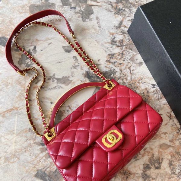 handbag factory clearance sale small fragrance chain bag hard handle wrist hanger flap pulling crossbody with gift box
handbag factory clearance sale small fragrance chain bag hard handle wrist hanger flap pulling crossbody with gift box