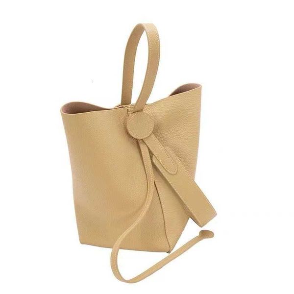designer bag fashion cow leather makeup bags bucket women unique design large shoulder slant cross tote bag everyday purse winter 2022
designer bag fashion cow leather makeup bags bucket women unique design large shoulder slant cross tote bag everyday purse winter 2022