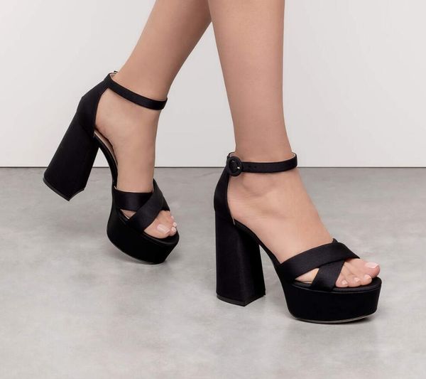 luxury designer brand women sheridan sandal high heels dress pumps wedding party shoes chunky heel leather sandals dress ladies originals bo, Black
luxury designer brand women sheridan sandal high heels dress pumps wedding party shoes chunky heel leather sandals dress ladies originals bo, Black