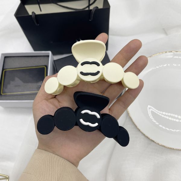 black matte five ring hairpin shark clip headdress designer headband beige purple clip large clips high grade sweet jewelry
black matte five ring hairpin shark clip headdress designer headband beige purple clip large clips high grade sweet jewelry