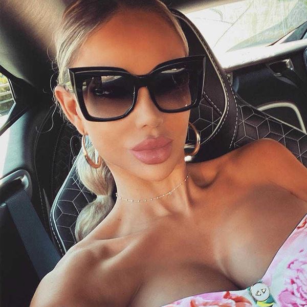 classy women square shine glasses retro business woman overszied driving sun shade zonnebril dames uv400 men 1219, White;black
classy women square shine glasses retro business woman overszied driving sun shade zonnebril dames uv400 men 1219, White;black