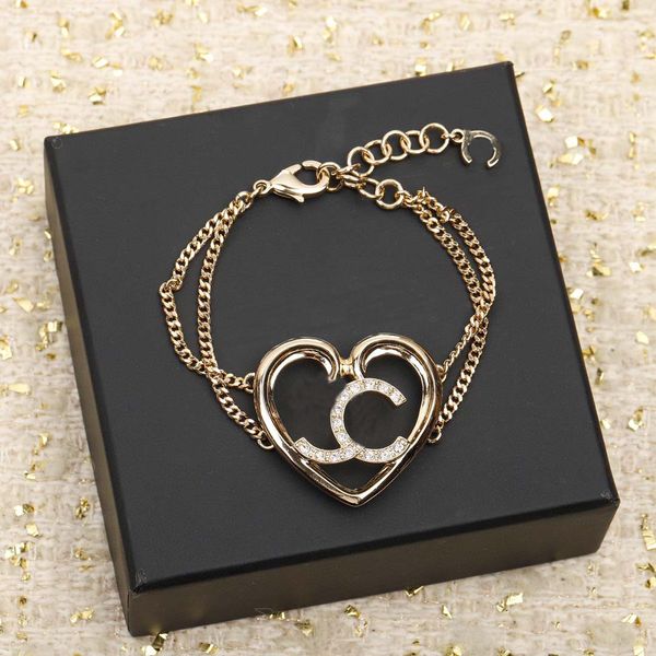 2023 luxury quality charm heart shape pendant bracelet with diamond in 18k gold plated have box stamp ps7448a, Golden;silver
2023 luxury quality charm heart shape pendant bracelet with diamond in 18k gold plated have box stamp ps7448a, Golden;silver