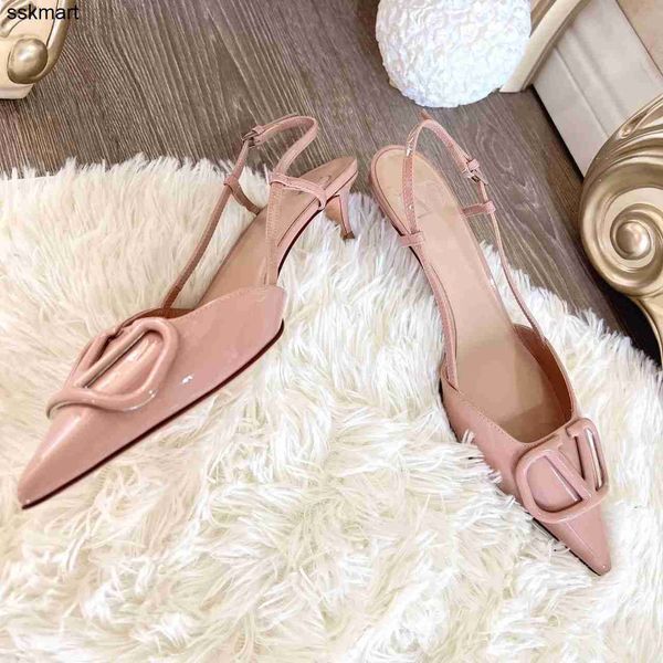 dress shoes designer new style pointed women's valentinoe''valentinoity yxz shoes slim heels fashion brand shoes, Black
dress shoes designer new style pointed women's valentinoe''valentinoity yxz shoes slim heels fashion brand shoes, Black