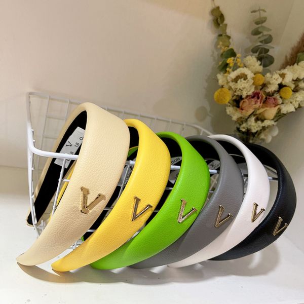 fashion letter v hair hoop solid leather headband designer womens hairpin sweet hair jewelry simple design natural style headwear popular br
fashion letter v hair hoop solid leather headband designer womens hairpin sweet hair jewelry simple design natural style headwear popular br