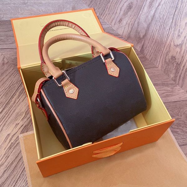 bags totes designer bag women handbag classic luxury brand imitation full print style one shoulder mobile bag fashionable zipper dinner wall
bags totes designer bag women handbag classic luxury brand imitation full print style one shoulder mobile bag fashionable zipper dinner wall