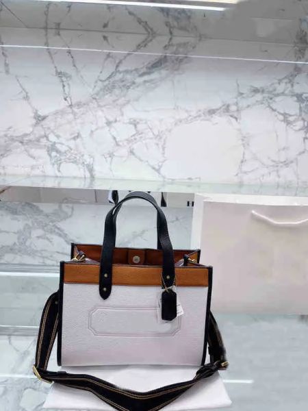 shoulder bags coabag the tote bag large capacity womens handbag crossbody purse letter for travel luggage pouch wallets 220903 totes field 3
shoulder bags coabag the tote bag large capacity womens handbag crossbody purse letter for travel luggage pouch wallets 220903 totes field 3