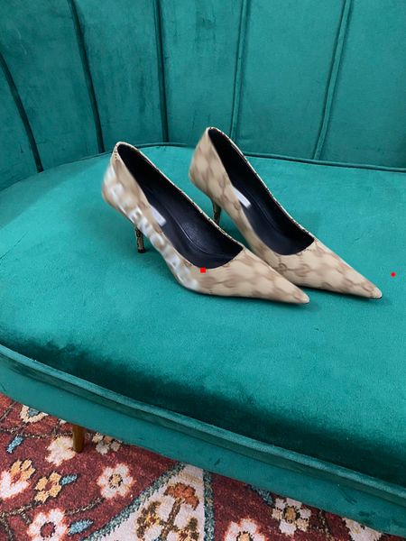 2023 dress shoes crystal pumps satin suede leather high heels bridal wedding party women's walking dress shoess with box size 35-40 -n0, Black
2023 dress shoes crystal pumps satin suede leather high heels bridal wedding party women's walking dress shoess with box size 35-40 -n0, Black