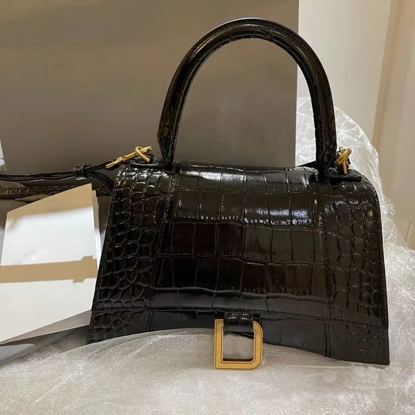 2022 fashion women handbag luxury designer bags white black leather embroidery multicolor single shoulder large capacity bucket bag crossbod
2022 fashion women handbag luxury designer bags white black leather embroidery multicolor single shoulder large capacity bucket bag crossbod