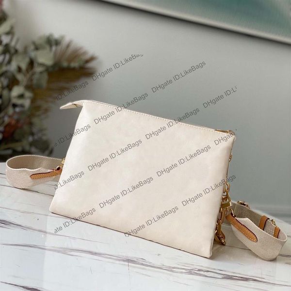 luxurys designers bags chain crossbody pm flowers embossed leather clutch pillow handbags calfskin shoulder bag zipped crossbody p2514
luxurys designers bags chain crossbody pm flowers embossed leather clutch pillow handbags calfskin shoulder bag zipped crossbody p2514