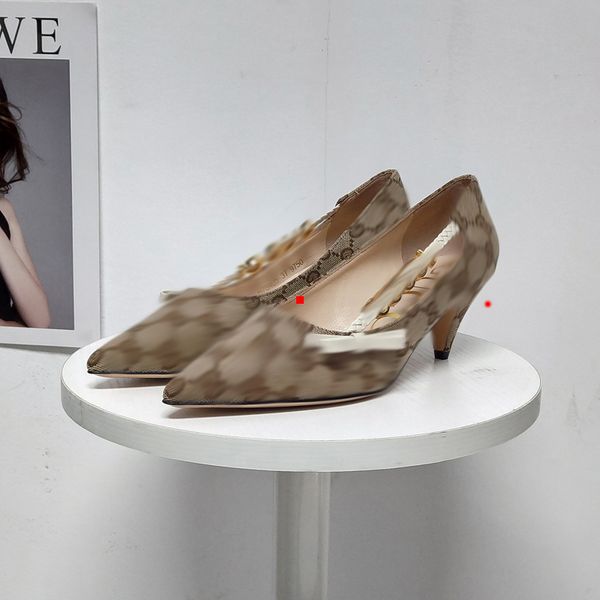 2023 dress shoes crystal pumps satin suede leather high heels bridal wedding party women's walking dress shoess with box size 35-40 -n0, Black
2023 dress shoes crystal pumps satin suede leather high heels bridal wedding party women's walking dress shoess with box size 35-40 -n0, Black