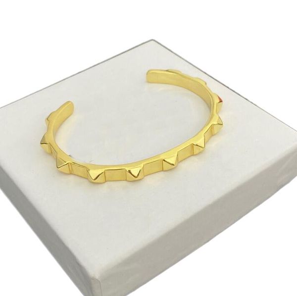 gold/silver bangles diamond bracelets v letter design adjustable simple men womens couples classic luxury bangle vlb1 --04 style party jewel, Black
gold/silver bangles diamond bracelets v letter design adjustable simple men womens couples classic luxury bangle vlb1 --04 style party jewel, Black