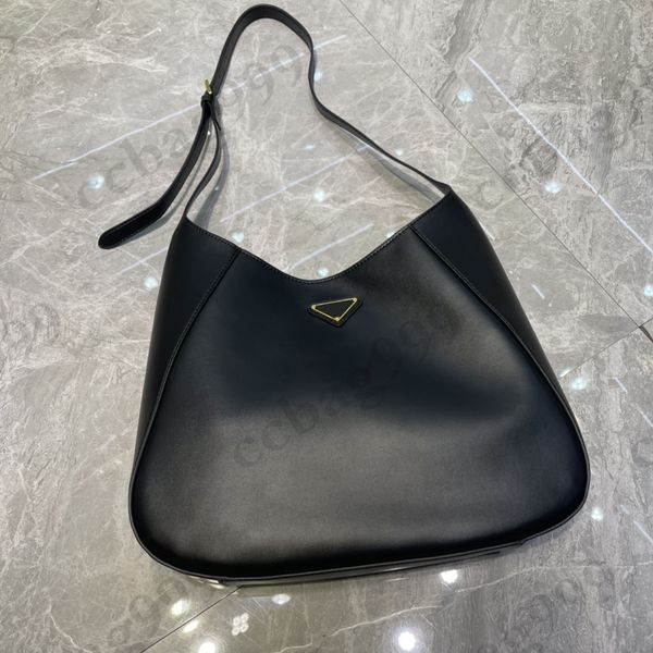 cowhide maxi cleo underarm shoulder bags classic metal triangle badge genuine leather outdoor shopping totes designer large capacity crossbo 
cowhide maxi cleo underarm shoulder bags classic metal triangle badge genuine leather outdoor shopping totes designer large capacity crossbo