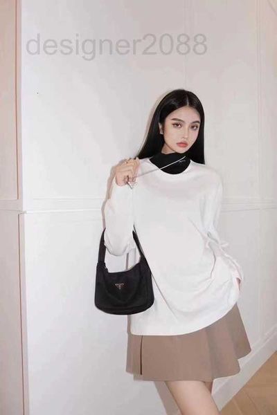women's t-shirt designer new fashionable embroidery in slim elastic versatile base coat with triangle logo pendant necklace zk80, White
women's t-shirt designer new fashionable embroidery in slim elastic versatile base coat with triangle logo pendant necklace zk80, White