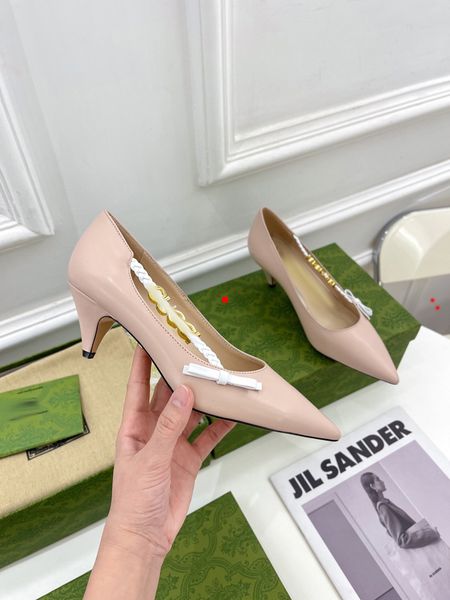 2023 dress shoes crystal pumps satin suede leather high heels bridal wedding party women's walking dress shoess with box size 35-40 -n0, Black
2023 dress shoes crystal pumps satin suede leather high heels bridal wedding party women's walking dress shoess with box size 35-40 -n0, Black