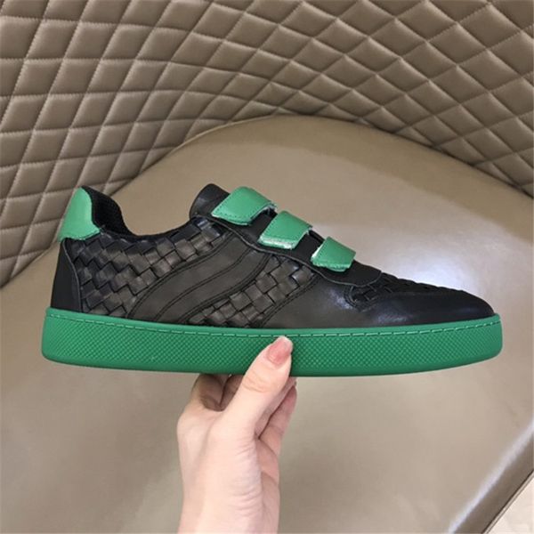 men woven casual shoes are handmade fashionable and novel color contrast low-sneakers size 38-44
men woven casual shoes are handmade fashionable and novel color contrast low-sneakers size 38-44