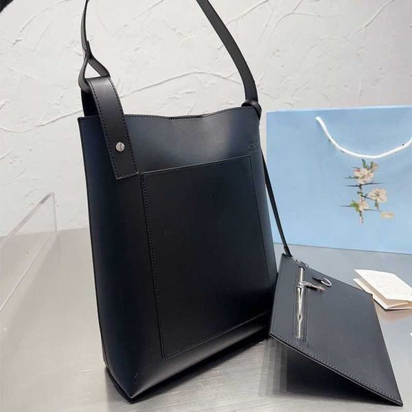 fashion bag women handbags 2023 new bucket leather fanny pack luxury sport bags large capacity letter handheld armpit bag
fashion bag women handbags 2023 new bucket leather fanny pack luxury sport bags large capacity letter handheld armpit bag