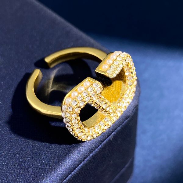 women's wedding rings curved full diamond rectangular v-letter pearl border metal texture ring lady jewelry couple exquisite anniversar, Slivery;golden
women's wedding rings curved full diamond rectangular v-letter pearl border metal texture ring lady jewelry couple exquisite anniversar, Slivery;golden