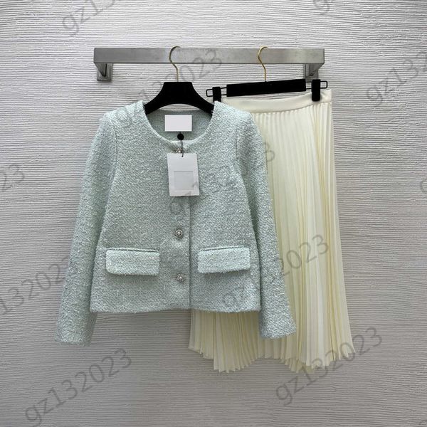 womens two pieces dress gold thread braid woolen round collar long sleeve jackets spliced lining high waist pleats skirts luxury brand women, White
womens two pieces dress gold thread braid woolen round collar long sleeve jackets spliced lining high waist pleats skirts luxury brand women, White