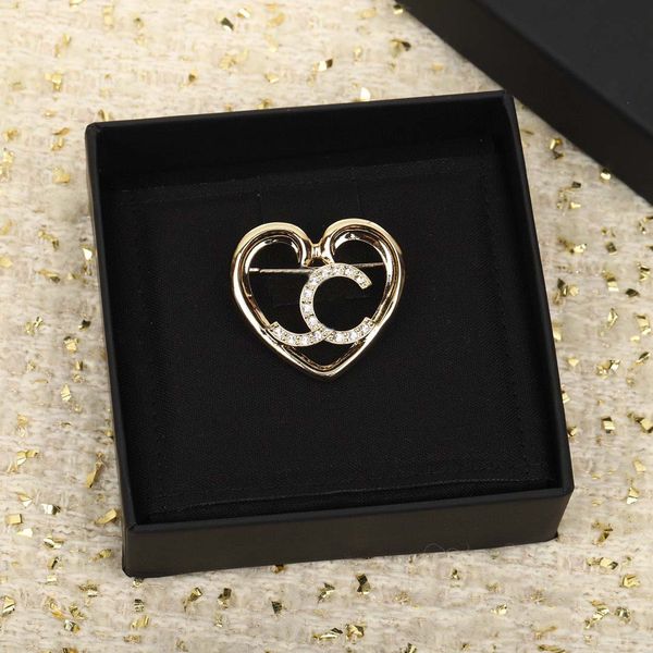 2023 luxury quality charm brooches with diamond in 18k gold plated have box stamp ps7454a, Gray
2023 luxury quality charm brooches with diamond in 18k gold plated have box stamp ps7454a, Gray