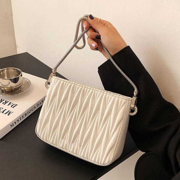 women's luxury designer shoulder bags tote 2023 new fashion embroidery pleated crossbody bag portable envelope package box packaging fa
women's luxury designer shoulder bags tote 2023 new fashion embroidery pleated crossbody bag portable envelope package box packaging fa