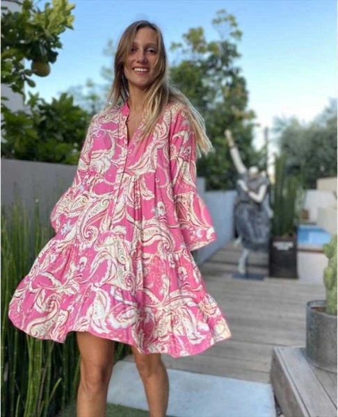 spring and summer womens dress selling v-neck printed bell sleeve skirt, Black;gray
spring and summer womens dress selling v-neck printed bell sleeve skirt, Black;gray