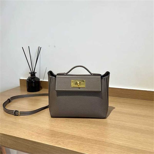 herme bags togo leather 2424 kelli fashion layer cow messenger buckle women's hand underarm bag fashion have logo
herme bags togo leather 2424 kelli fashion layer cow messenger buckle women's hand underarm bag fashion have logo