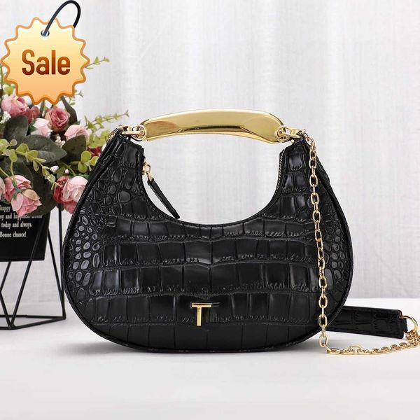 women's brand designer handbags 2023 new fashion tf single shoulder bag multi-functional leisure crescent bag gift box packaging factor
women's brand designer handbags 2023 new fashion tf single shoulder bag multi-functional leisure crescent bag gift box packaging factor