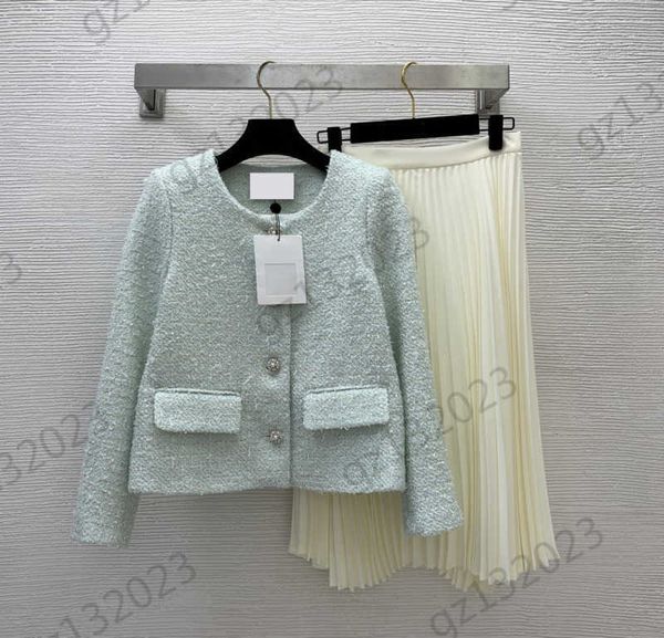 womens two pieces dress gold thread braid woolen round collar long sleeve jackets spliced lining high waist pleats skirts luxury brand women, White
womens two pieces dress gold thread braid woolen round collar long sleeve jackets spliced lining high waist pleats skirts luxury brand women, White