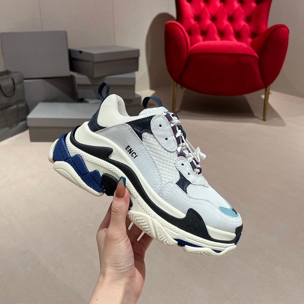 designer triple s running shoes fashion sneakers womens luxury balencaigaity schuhe sports shoe chaussures casual trainer classic sneaker wo
designer triple s running shoes fashion sneakers womens luxury balencaigaity schuhe sports shoe chaussures casual trainer classic sneaker wo