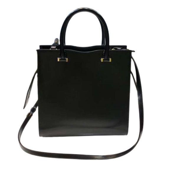 leather shoulder fashion bags luxury lambskin purse designer handbag retro style plain handle metal sheets chain cross body women bag qualit
leather shoulder fashion bags luxury lambskin purse designer handbag retro style plain handle metal sheets chain cross body women bag qualit