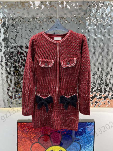 casual dresses womens designer dress gold thread braided stripe decoration knitted dress classic round neck long sleeves slim maxiskit women, Black;gray
casual dresses womens designer dress gold thread braided stripe decoration knitted dress classic round neck long sleeves slim maxiskit women, Black;gray