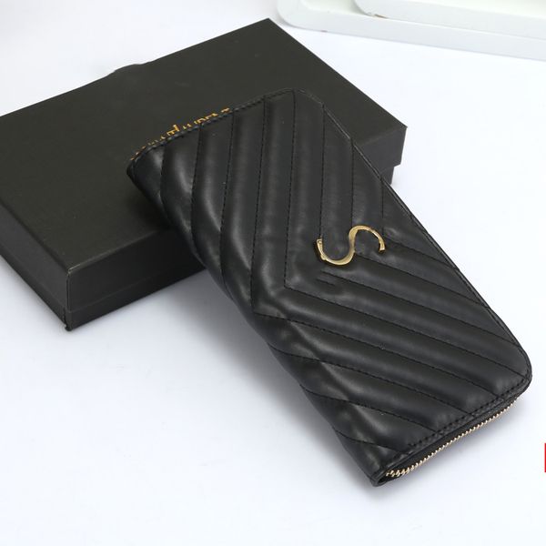 2022 designer classic old cowhide fashion wallet single zipper men's women's leather bag multi slot long wallet, Red;black
2022 designer classic old cowhide fashion wallet single zipper men's women's leather bag multi slot long wallet, Red;black