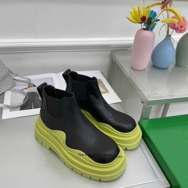 2022 designer luxury tire leather boots ladies ankle haif cowskin chelsea boot autumn winter martin fashion camfort shoes size, Black
2022 designer luxury tire leather boots ladies ankle haif cowskin chelsea boot autumn winter martin fashion camfort shoes size, Black