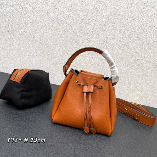 designer bags handbag the tote bag women crossbody fashion bucket bag leather drawstring buckle retro luxury new
designer bags handbag the tote bag women crossbody fashion bucket bag leather drawstring buckle retro luxury new
