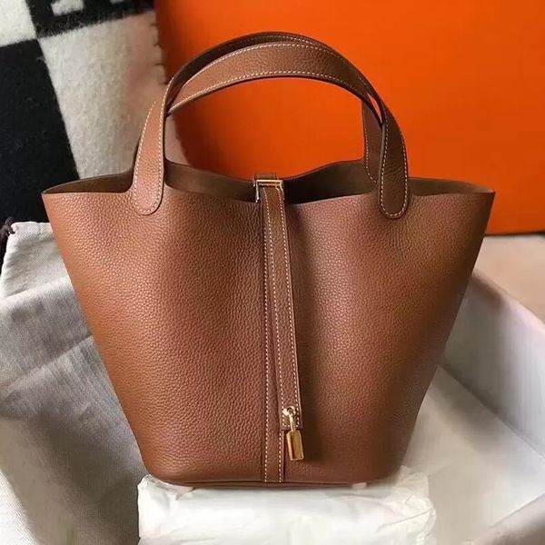 2022 luxury design with picotin lock bag women's handbag handmade handbag bucket bag classic fashion togo leather canvas shopping bags
2022 luxury design with picotin lock bag women's handbag handmade handbag bucket bag classic fashion togo leather canvas shopping bags