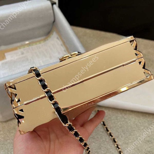 r bags women chain box metal clad handbag shoulder bag crossbody lady simple versatile metals letter inner leather postman32 
r bags women chain box metal clad handbag shoulder bag crossbody lady simple versatile metals letter inner leather postman32