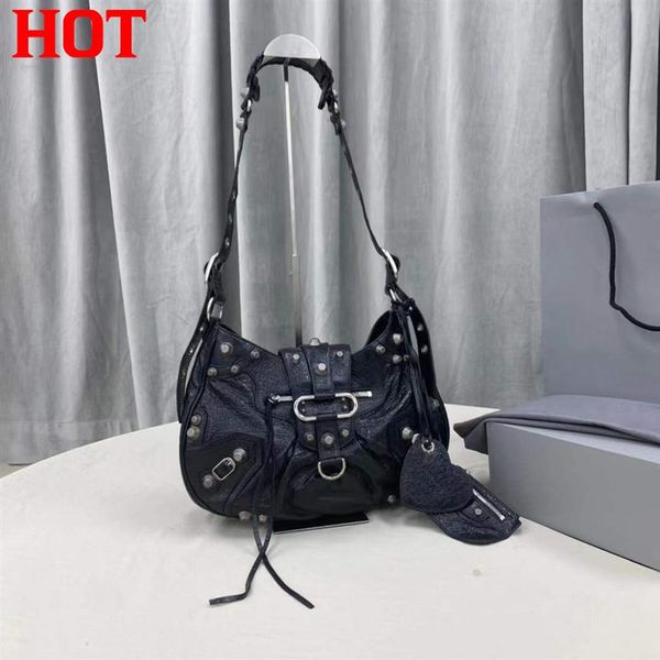 le cagole 2022 women handbags classic motorcycle bags element design rivet leather half crescent le cagole saddle single shoulder diagonal s
le cagole 2022 women handbags classic motorcycle bags element design rivet leather half crescent le cagole saddle single shoulder diagonal s