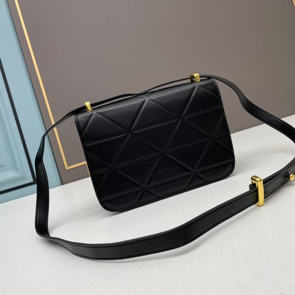 2022 women luxury designer shoulder bags large capacity handbags fashion lady crossbody clutch messenger bag letter purse
2022 women luxury designer shoulder bags large capacity handbags fashion lady crossbody clutch messenger bag letter purse
