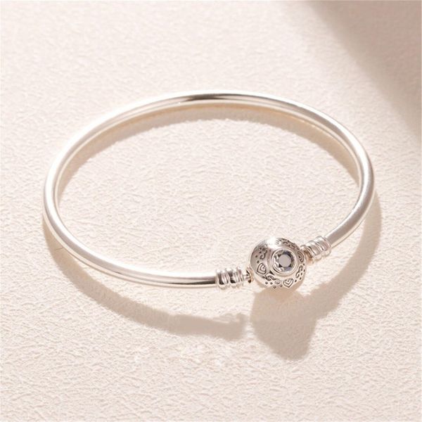 925 sterling silver smooth bangle bracelet round clasp with clear cz fits for european pandora charms and beads, Golden;silver
925 sterling silver smooth bangle bracelet round clasp with clear cz fits for european pandora charms and beads, Golden;silver