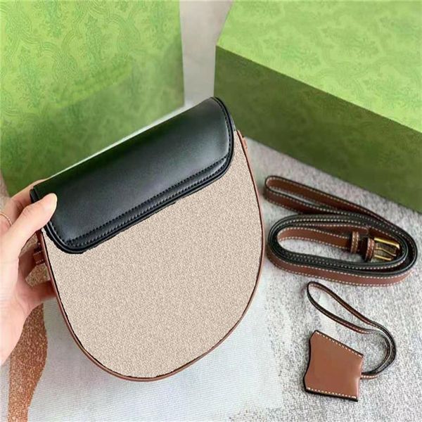 r padlock shoulder bag famous women letter printing saddles leather stitching cross body bags handbags lock buckle hasp299a
r padlock shoulder bag famous women letter printing saddles leather stitching cross body bags handbags lock buckle hasp299a
