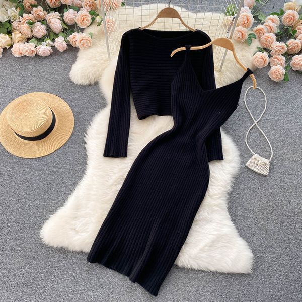 2022 hong kong women casual dresses style short knitwear suspender v-neck temperament wrap hip dress two piece suit, Black;gray
2022 hong kong women casual dresses style short knitwear suspender v-neck temperament wrap hip dress two piece suit, Black;gray
