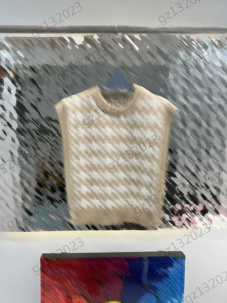 womens sweaters classic logo printed retro style round neck sleeveless vest knitted sweater standard short slim warm knitwear women clothes, White;black
womens sweaters classic logo printed retro style round neck sleeveless vest knitted sweater standard short slim warm knitwear women clothes, White;black