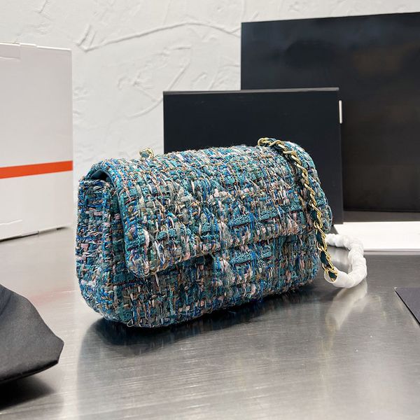 22a f/w classic mini flap tweed quilted bags cosmetic case gold metal hardware matelasse chain crossbody shoulder turn lock outdoor designer
22a f/w classic mini flap tweed quilted bags cosmetic case gold metal hardware matelasse chain crossbody shoulder turn lock outdoor designer